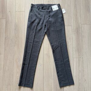 Uniqlo Men’s Easy Care Dress Pants in Gray US 31